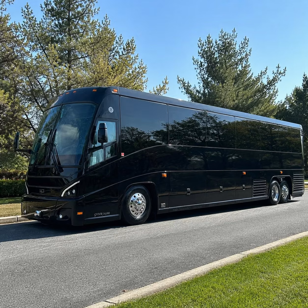 paramount sports teams school groups and corporate travelers rely on long distance bus rentals